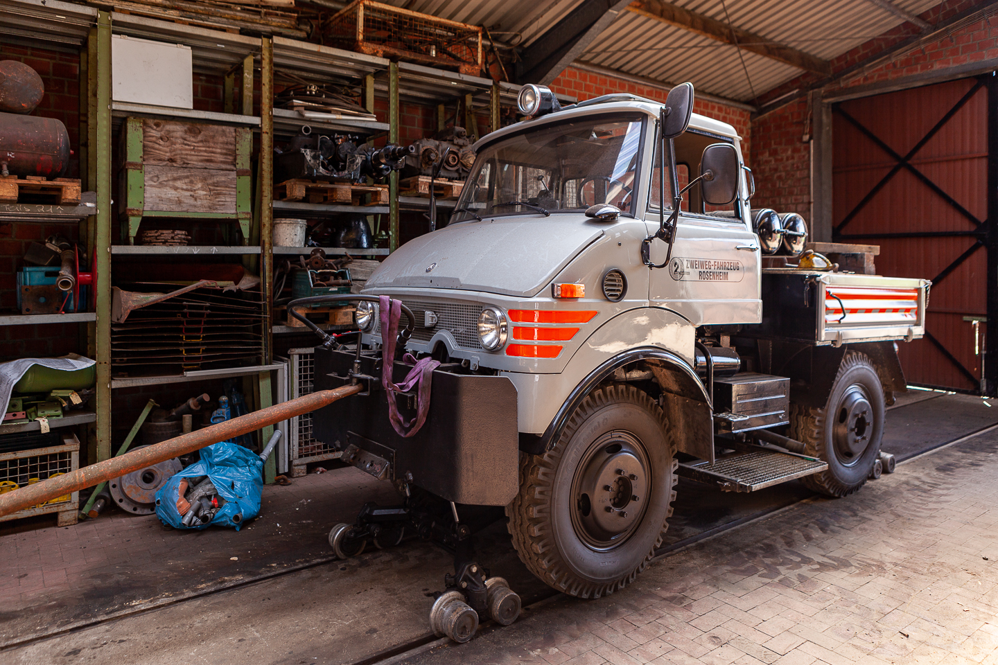 IHS Zweiwege-Unimog 2016